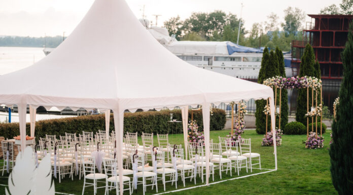 Vivre un mariage sous un tipi : Une expérience inoubliable en pleine nature